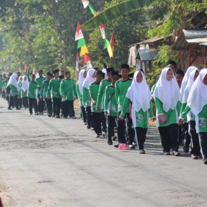 Kegiatan jalan sehat Pondok Pesantren Al-Islam.