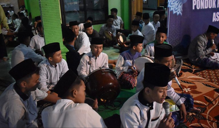 Peringatan Maulid di Asrama Putra